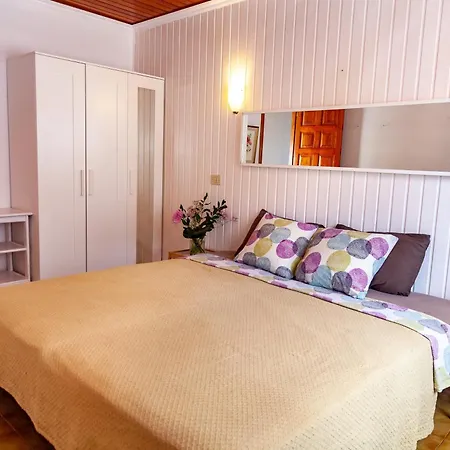 Ventoso , Modern Rustic Lejlighed *