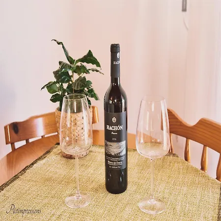 Ventoso , Modern Rustic Lejlighed *
